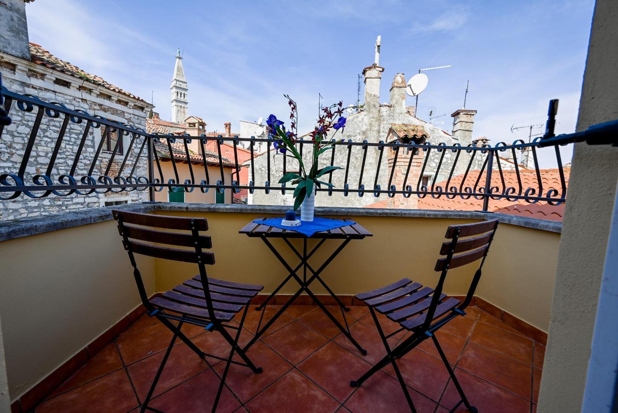 Alice Apartment With Balcony 로비니 외부 사진